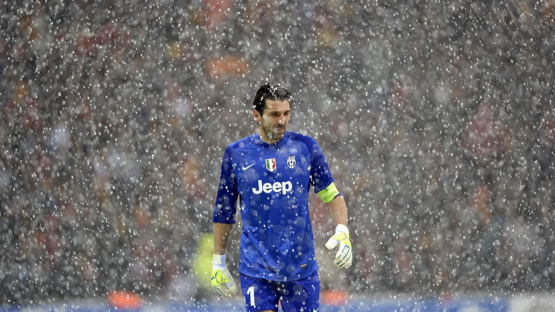 欧洲杯激战：防守反击中的巅峰表现，欧洲杯接连爆冷